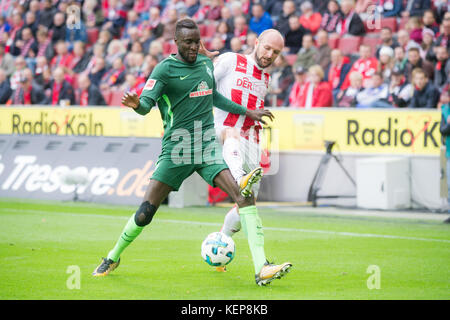 Köln, Deutschland. Oktober 2017. Ishak BELFOLDI (li., HB) gegen Konstantin RAUSCH (K), Aktion, Duels, Fussball 1. Bundesliga, 9. Spieltag, 1.FC Köln (K) - Werder Bremen (HB) 0:0, am 22.10.2017 in Köln. |Nutzung weltweit Guthaben: dpa/Alamy Live News Stockfoto