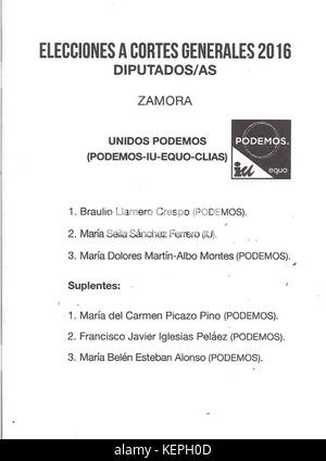 Dieses Bild zeigt einen Wahlzettel aus dem Jahr 2016 aus der spanischen Parlamentswahl, insbesondere aus der Provinz Zamora. An der Abstimmung beteiligt sich die politische Partei Unidos Podemos. Stockfoto