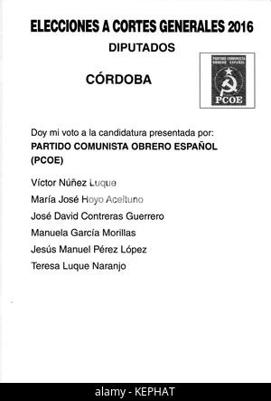 Die Wahlen 2016 in Spanien in Córdoba repräsentieren die politischen Entscheidungen, die während der Wahlen zur Verfügung stehen. Er spiegelt den demokratischen Prozess und die politische Vertretung in Spanien wider. Der Wahlzettel enthält Kandidaten und Parteien, aus denen die Wähler wählen können. Stockfoto