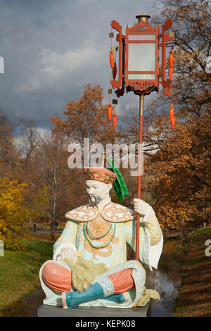 Detail der Große chinesische Brücke in Alexander Park, Zarskoje Selo, Sankt Petersburg, Russland. Stockfoto