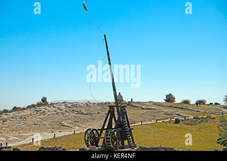 Mittleres Alter trebuchet als mittelalterliche Belagerungsmaschine verwendet. Les Baux-de-Provence Schloss Stockfoto