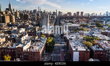 First Avenue aus dem East Village, Manhattan, NYC, USA Stockfoto