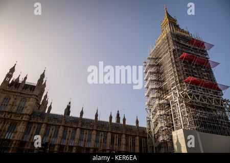 Big Ben und der Westminster Parlament Gebäude mit Gerüst bereit für die Renovierung, die 4 Jahre und kostete £ 29 m nehmen könnte. Stockfoto