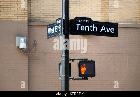 Tenth Avenue und West 16th Street Schilder Stockfoto