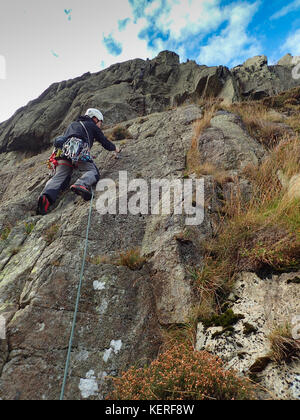 Klettern auf Eagle Crag in grisedale, im Nationalpark Lake District, Cumbria, England Stockfoto