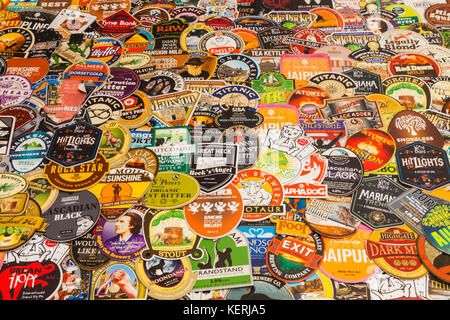 England, London, Pub Bierdeckel Dekoration Stockfoto