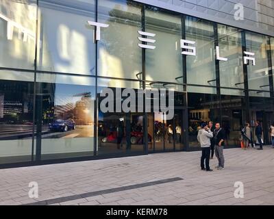 Tesla Motors Showroom in Stuttgart, Deutschland Stockfoto