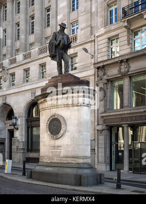 LONDON, Großbritannien - 25. AUGUST 2017: Statue des Bauingenieurs James Henry Greathead in Cornhill, London Stockfoto