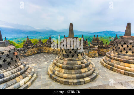 Borobudur, 9. Jahrhundert mahayana-buddhistischen Tempel in Magelang, Zentraljava, Indonesien. Stockfoto