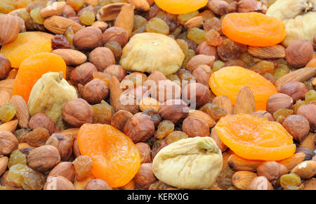 Verschiedene getrocknete Früchte (Aprikosen, Datteln, Rosinen, Feigen) close-up Stockfoto