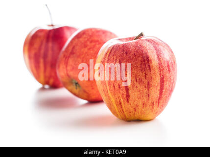 Leckere frische Äpfel auf weißem Hintergrund. Stockfoto