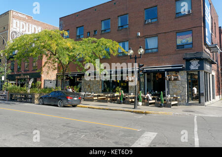 Restaurants mit freien Bereichen, in wenig Burgund, Rue Notre-Dame Street, Montreal, Quebec, Kanada Stockfoto