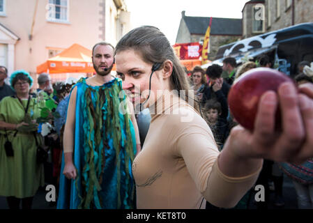 Die Ordinalia - Cornish Mysterienspiele durchgeführt während der penryn Kemeneth zwei Tage Heritage Festival im Penryn Cornwall. Stockfoto