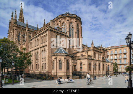 Die seitliche Fassade der Kathedrale Buen Pastor in San Sebastian, Guipuzcoa, Baskenland, Spanien Stockfoto