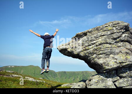 Fängt der glückliche Kinder leben, wilde Natur und etwas Kompositionsstil, was neben lag. Stockfoto