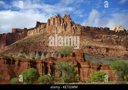 Der Burg über dem Besucherzentrum des Capitol Reef National Park, Utah, USAcapitol Stockfoto