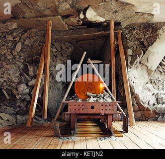 Bitcoin-Mining im Wohnzimmerinnenraum. 3D-Darstellungskonzept Stockfoto