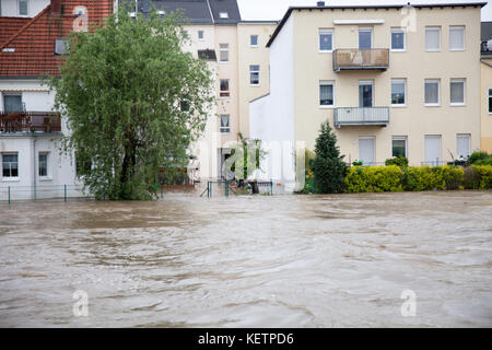 GERA, Deutschland - Juni 03, 2016: Hochwasserschutz in der Stadt Gera im Juni 2016 Stockfoto