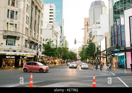 Auckland, Neuseeland - April, 2016: Einkaufszentren und Wolkenkratzer im Zentrum der Stadt Auckland Stockfoto