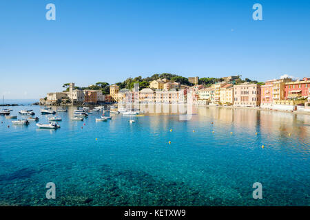 Die Bucht der Stille und der Blick über die Altstadt von Sestri Levante an der italienischen Riviera, Ligurien, Italien Stockfoto