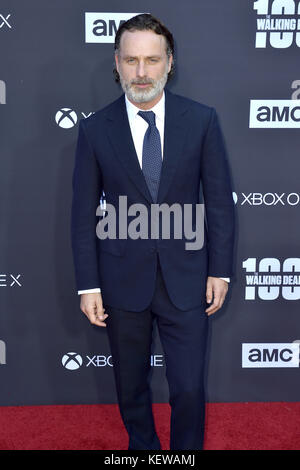 Andrew Lincoln nimmt am 22. Oktober 2017 in Los Angeles, Kalifornien, an der Premiere der 8. Staffel von AMC und der 100. Episode im Greek Theatre Teil. | Verwendung weltweit Stockfoto