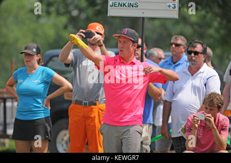 Paul Ulibarri ist von Mesa, Arizona. Er wurde fachgerecht Scheibe Golf seit 2005. Stockfoto