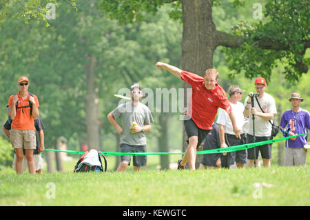 Nate Doss ist eine professionelle Scheibe Golfspieler, die derzeit den vierten Platz in der Welt.[1] Doss hat drei Weltmeisterschaften (2005, 2007, 2011) gewonnen Stockfoto