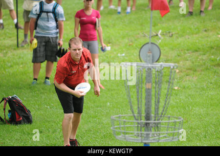 Nate Doss ist eine professionelle Scheibe Golfspieler, die derzeit den vierten Platz in der Welt.[1] Doss hat drei Weltmeisterschaften (2005, 2007, 2011) gewonnen Stockfoto