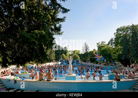 Horizontale Ansicht des Spezialisten Wellenbad bei Palatinus Strand in Budapest. Stockfoto