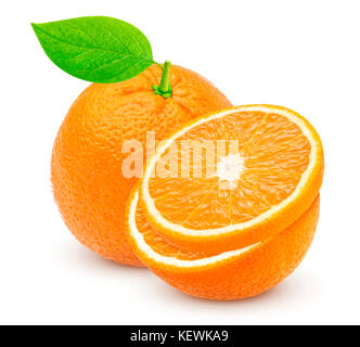 Eine ganze orange Frucht und die Hälfte isoliert auf weißem Stockfoto