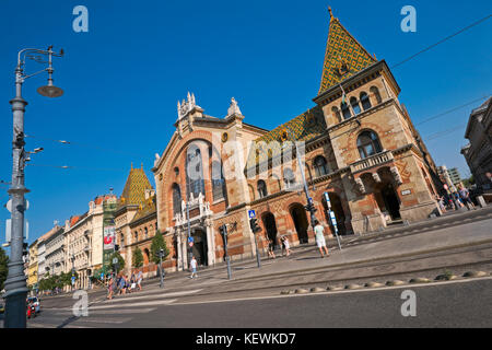 Horizontale Ansicht der Großen Markthalle in Budapest. Stockfoto