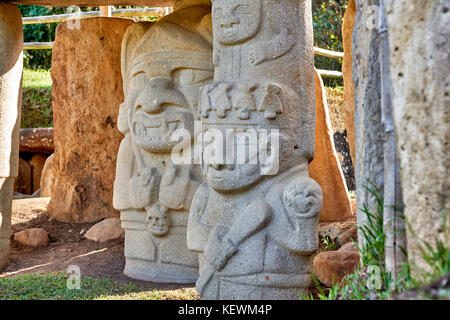 Präkolombische Statuen in Mesita B des archäologischen Parks Parque Arqueologico De San Agustin, Kolumbien, Südamerika Stockfoto