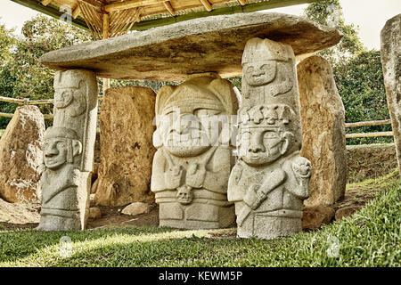 Präkolombische Statuen in Mesita B des archäologischen Parks Parque Arqueologico De San Agustin, Kolumbien, Südamerika Stockfoto