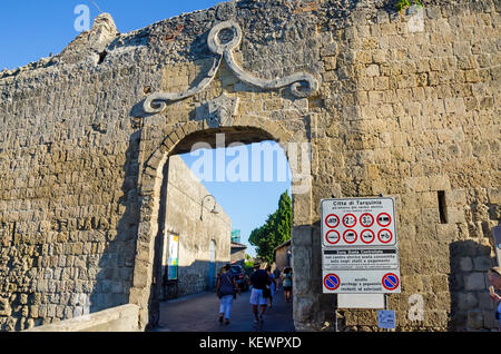 Tarquinia Italien mittelalterliche Stadt Tor, Viterbo, Latium, Italien. Stockfoto