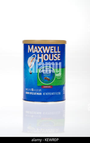 Ungeöffnete können von Maxwell House Kaffee auf weißem Hintergrund entkoffeiniert, Ausschnitt USA Stockfoto