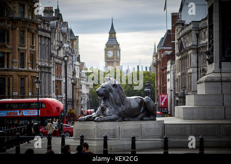 Sehenswürdigkeit Trafalgar Square Lions City von Westminster, Big Ben Uhrturm in London umrahmt die Hauptstadt von England Stockfoto