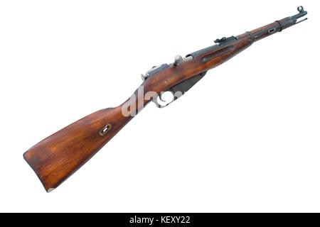 Russische carabine (Gewehr) (mosin System, Modell von 1938). Pfad auf weißem Hintergrund. Stockfoto