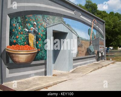 Eine von vielen handgemalte Wandmalereien in Lake Placid, Florida von Route 27. Stockfoto