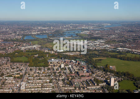 Ein Luftbild von alten Ford Norden oben, um die Lea Tal in Richtung Tottenham Stockfoto