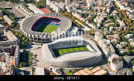 Luftaufnahme von Stadion Le Parc des Princes & Stadion Jean Bouin, Paris Stockfoto