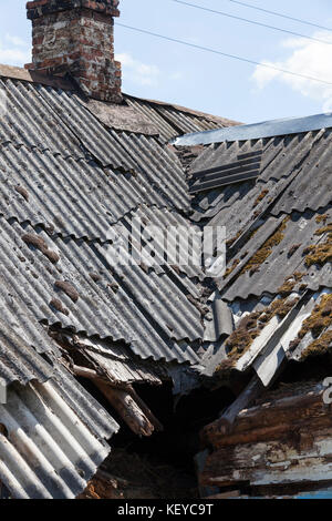 Gebrochen und Schiefer ruiniert Stockfoto