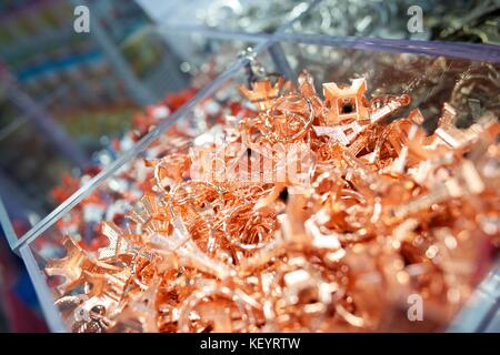 Eiffelturm Schlüsselbunde Souvenirs in Pris, Frankreich. Stockfoto