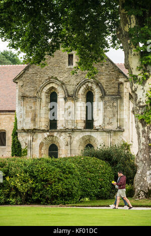 Blick auf die berühmten Zisterzienser Abtei von Fontenay, ein UNESCO-Weltkulturerbe seit 1981, Burgund, Frankreich, Europa. Stockfoto