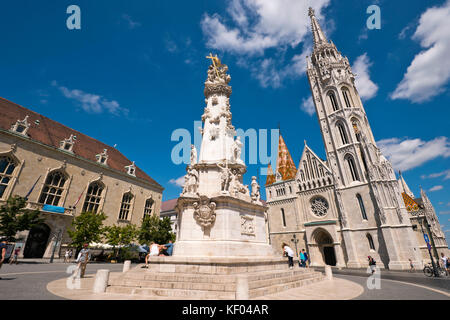 Horizontale Ansicht der Matthiaskirche in Budapest. Stockfoto