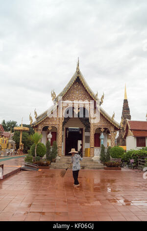 Besuch des Wat haripoonchai Tempel in Lamphun Stockfoto