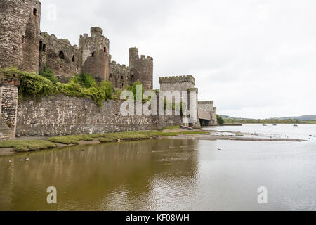 Conwy Castle Blick nach Süden über den Fluss Conwy Stockfoto