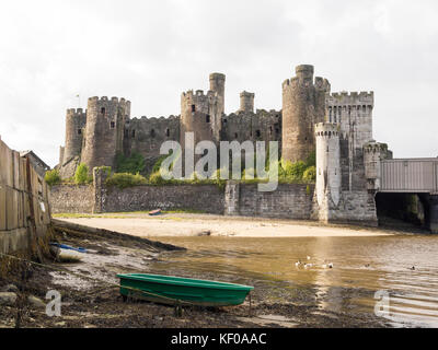 Conwy Castle Süden Blick von der Mündung des Flusses Conwy Stockfoto