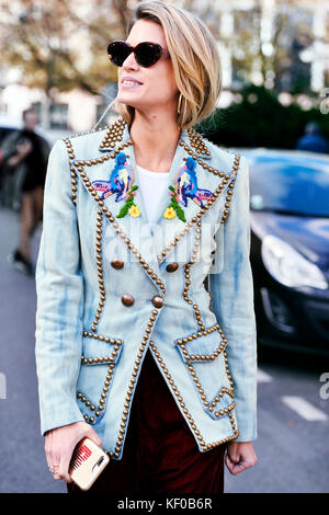 Helena Bordon in Paris Fashion Week rtw s/s 2018 - le grand-Palais - Frankreich Stockfoto