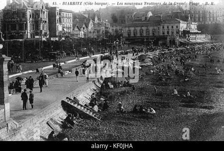 Biarritz, Baskische Küste, Frankreich: Les Nouveaux Trottoirs de la Grande Plage (die neue Promenade von La Grande Plage - ist die Stadt der größte Strand) Postkarte. Stockfoto