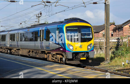 Transpennine Express Klasse 185 (für Manchester Airport) anfahren northallerton Bahnhof, North Yorkshire, England, Großbritannien Stockfoto